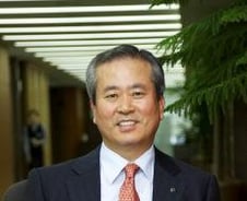 신상훈 신한은행장은 누구인가