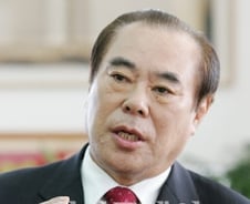 "매일 화장하는 남자, 유상옥 회장"