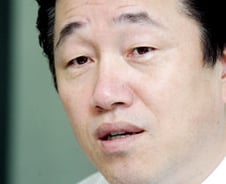 에비앙이 '물'로...."3년내 매출 더블"