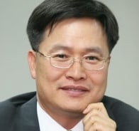 [광화문]공무원 늘리며 규제완화 한다고?