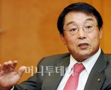 "풍부한 PF경험,해외진출 금융조정자"