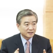 "한류 원조는 대발이 아빠"...김종민장관