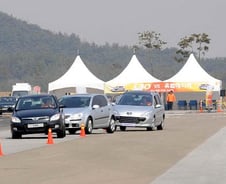 현대차의 자신감.."폭스바겐 골프 나와!"