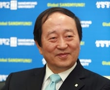 "학생들과 눈높이를 맞춰야"