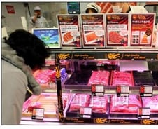 [르포]대형마트, '美쇠고기' 열어보니