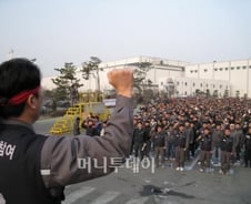 [르포]쌍용차 가동중단 흉흉한 첫날