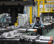 '공장' 멈춰도 '희망'은 돈다