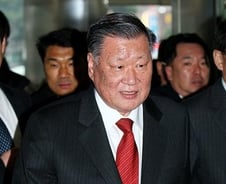 [현장+] 정몽구 회장 "다아는데 뭘…"