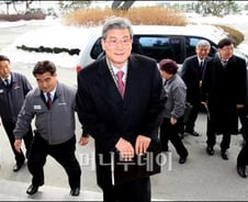 [르포]양복 입고 쌍용차 '현장검증' 나선 판사들