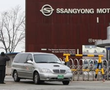 쌍용차, 1교대 전환 "전시체제로"