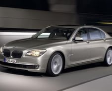 [시승기]거부할 수 없는 유혹 'BMW 뉴750Li'