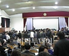 수백명 입찰 나홀로 뜨거운 경매시장