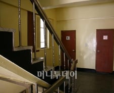 [사진]유진박 머물던 군포 모텔 입구