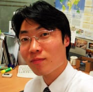 [기자수첩]비관론자의 여유