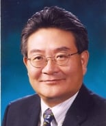 민유성 "내년 은행권 화두는 M&A"