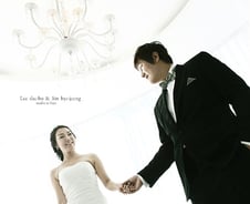 12월결혼 이대호, 야구장서 웨딩사진 