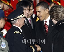 오바마, 청와대서 와인 건배…효과 있을까