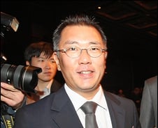 [현장+]정의선 부회장에게 명함 건넨 러시아 대사