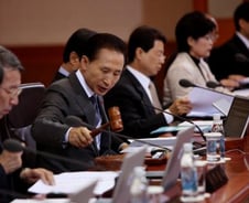 李대통령 "이 前회장 사면,국가적 관점서 결심"