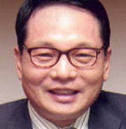 '사전영장' 전윤수 성원건설 회장, 해외도피?