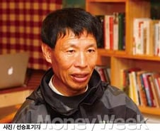 "평생 걸어 보니 길과 강과 삶은 하나였다"