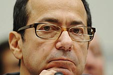 '헤지펀드의 전설' 뒤엔 은밀한 뒷거래가