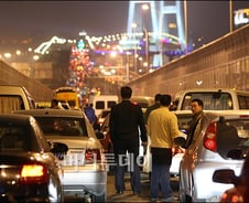 "엑스포 좀 봅시다" 꽉 막힌 대륙의 도로