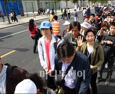 [르포]엑스포 전시장 개관, 몰려드는 ‘人波’