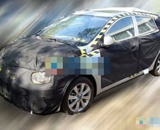 단종된 '베르나' 5도어 해치백, 5년만에 부활