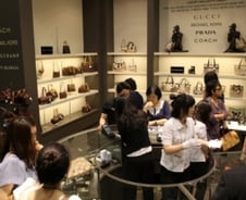 중가 NC백화점='아울렛+이랜드 자체 브랜드'?