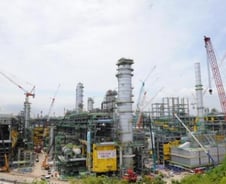 에쓰오일 "車1.9만대 생산 철골 투입..증설공사 한창"  