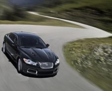 [시승기]세단과 슈퍼카의 '야뉴스' 재규어 'XFR'