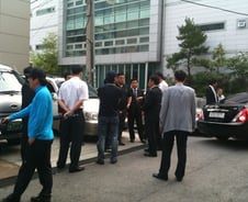 상장폐지 이루넷, 욕설·드잡이 끝 '따로 주총'