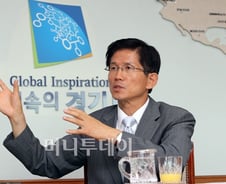 '색깔' 보이는 김문수…"권력은 나눌수록 커진다"