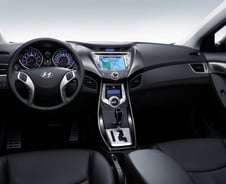 [시승기]나만의 작은 우주선 '신형 아반떼'