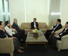 "기업 이익 많아 가슴 아파? 어느 나라 장관이냐"