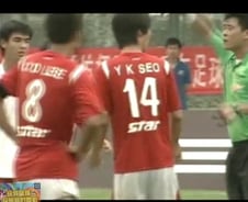 韓축구선수 심판에 침뱉어..감독 "편파판정 심해"