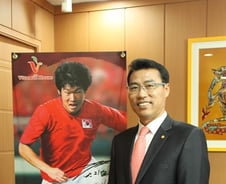 '박지성 비타민'의 비밀? 얼굴만 빌려 대박