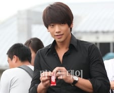 [일문일답②]비 "수익배분, 5대5로 낮춰"