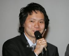 "신정환 이번 주말 귀국 뜻 밝혀..여권 지참중"