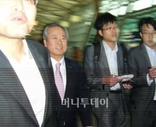 라응찬 신상훈 "일본 다녀와서", 이백순 묵묵부답