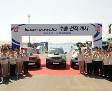 쌍용차 부활 꿈꾸는 '코란도C', 유럽으로 첫 수출