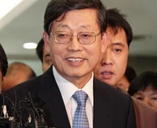 김황식 "공정한 사회 만드는데 최선"(종합)