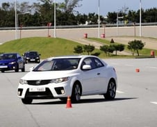 [시승기]더 커진 심장에 '멋'까지 '포르테 GDI'