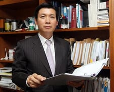 비행기 추락사고 해결사, '부동산 변호사'로 날다