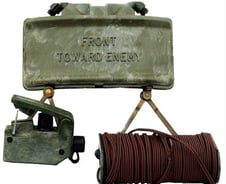 부산 동백섬 누리마루, 군 실전용 '대인지뢰 6발' 발견