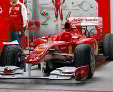 2.4초만에 시속 100km, 750마력 'F1' 머신의 정체?