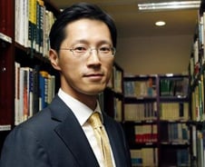 "지나친 외환거래 규제, 기업 해외진출 발목 잡을수도"