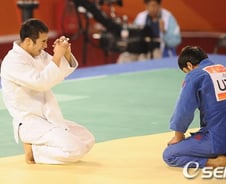 [광저우 AG]김주진,'유도 -66kg 금메달'