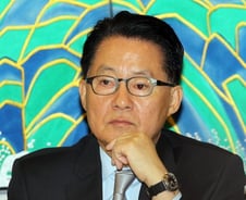 [연평도발]"햇볕정책 전도했는데…" 北 도발에 씁쓸한 박지원 